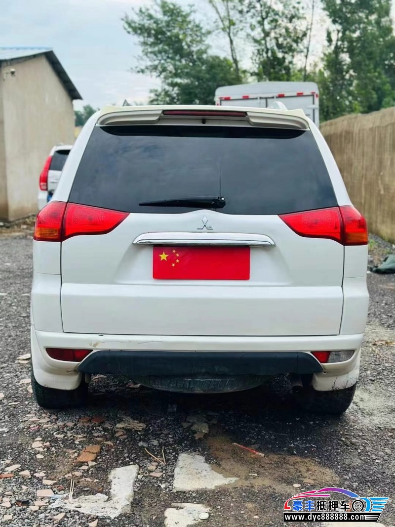 16年三菱帕杰罗轿车抵押车出售