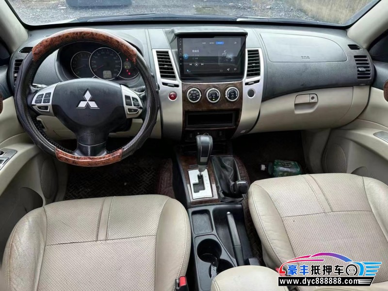 16年三菱帕杰罗轿车抵押车出售