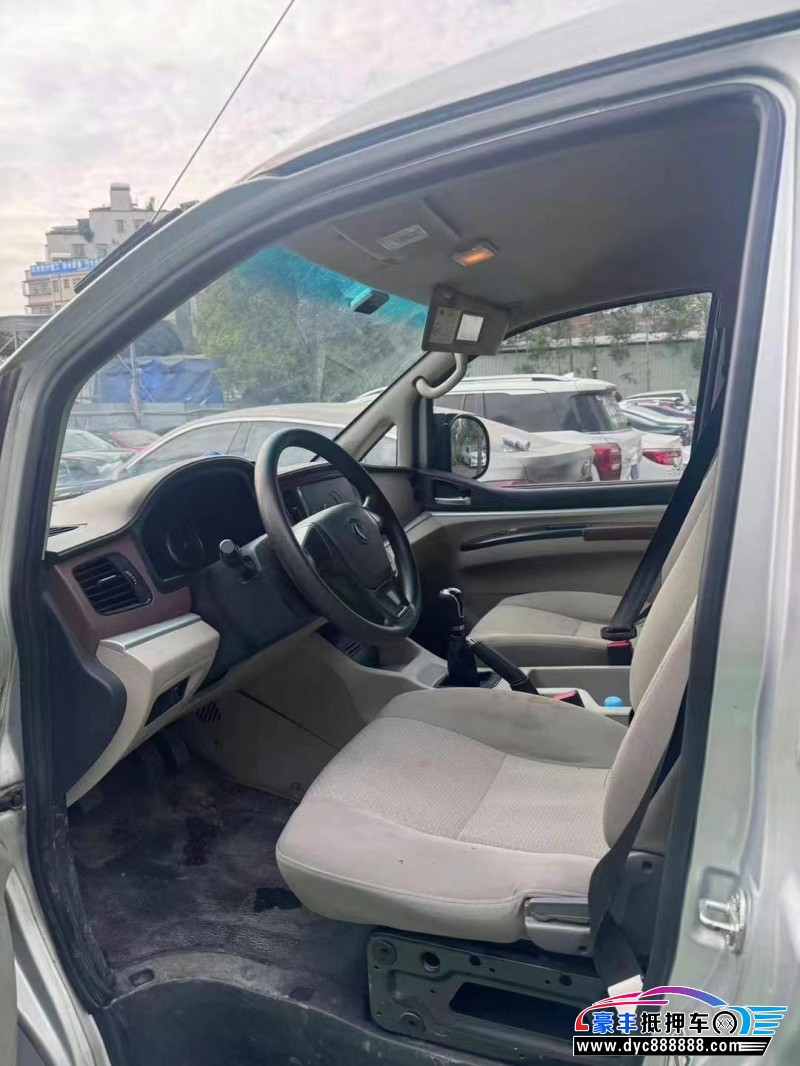 20年东风风行菱智轿车抵押车出售