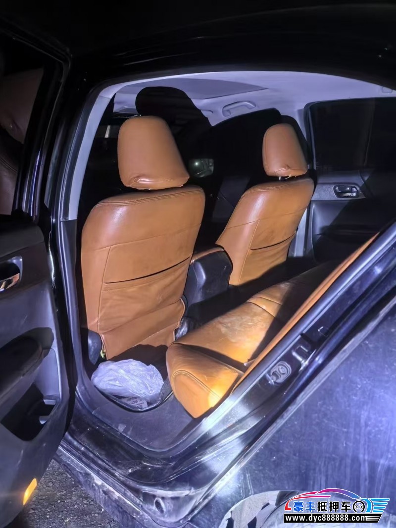 15年本田雅阁轿车抵押车出售