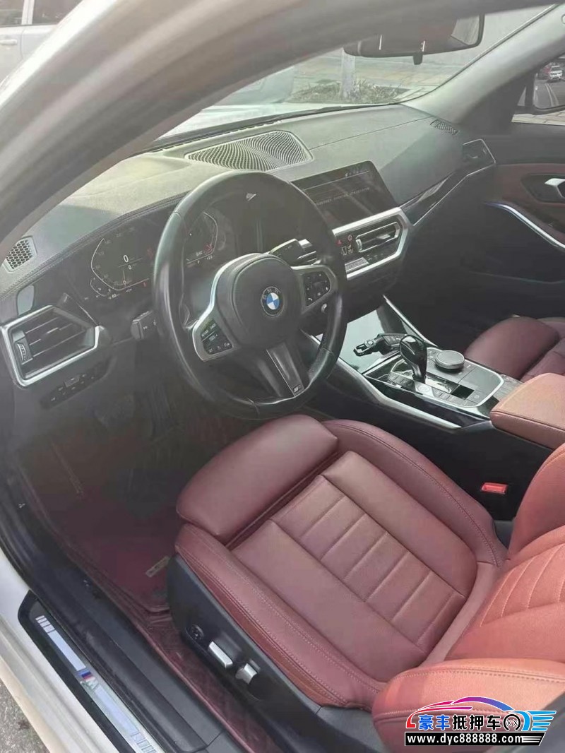 21年宝马3系轿车抵押车出售