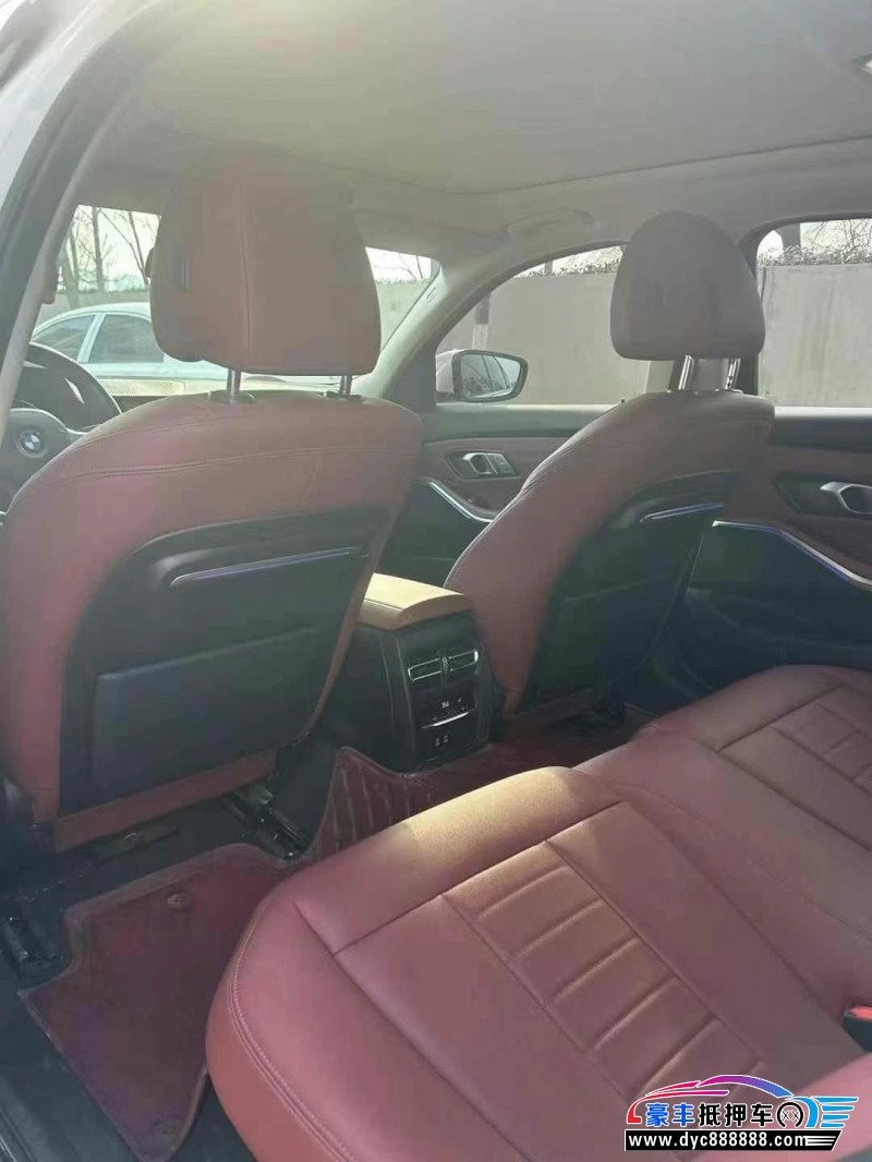 21年宝马3系轿车抵押车出售