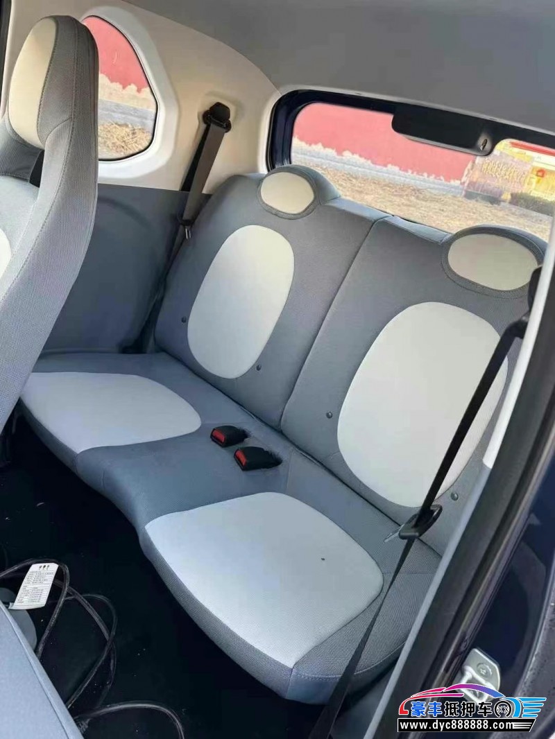 24年奔腾小马轿车抵押车出售