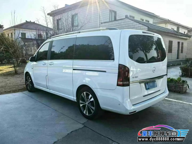 16年奔驰V轿车抵押车出售