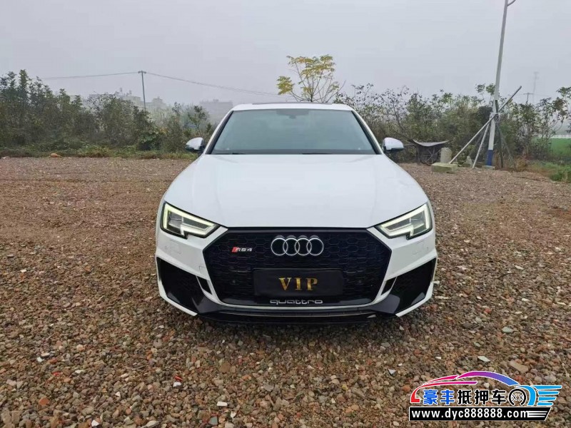 18年奥迪A4L轿车抵押车出售