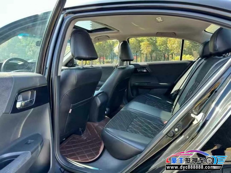 17年本田雅阁轿车抵押车出售