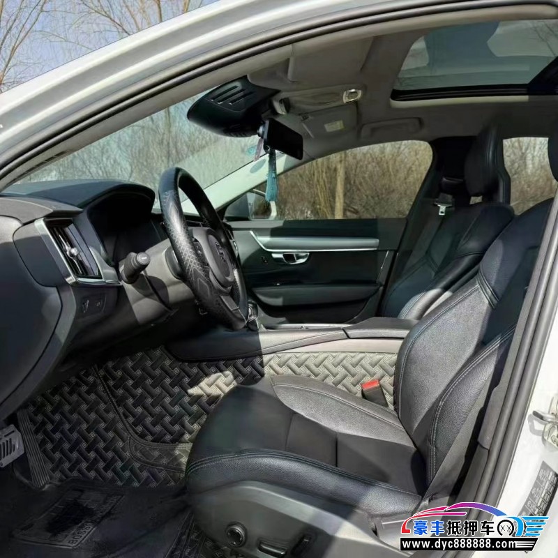 18年沃尔沃S90轿车抵押车出售