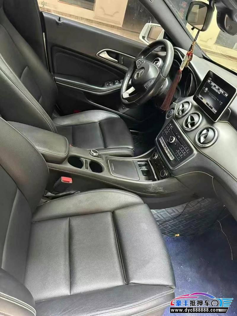 16年奔驰CLA轿车抵押车出售