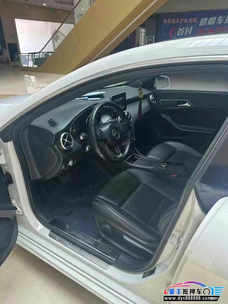 16年奔驰CLA轿车抵押车出售