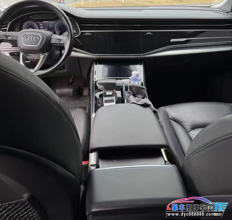 20年奥迪Q8轿车抵押车出售
