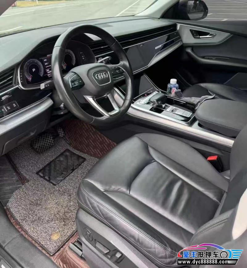 20年奥迪Q8轿车抵押车出售
