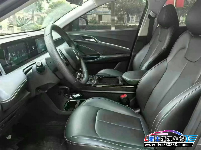 23年哪吒U轿车抵押车出售