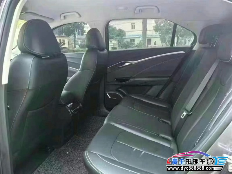 23年哪吒U轿车抵押车出售