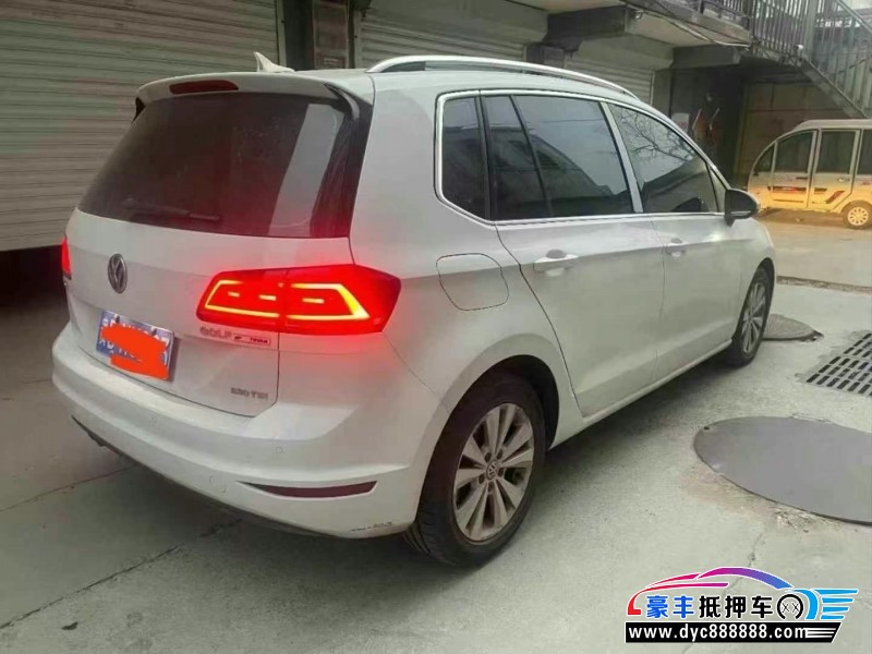 17年大众高尔夫轿车抵押车出售