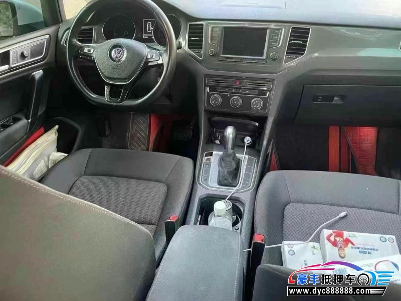 17年大众高尔夫轿车抵押车出售