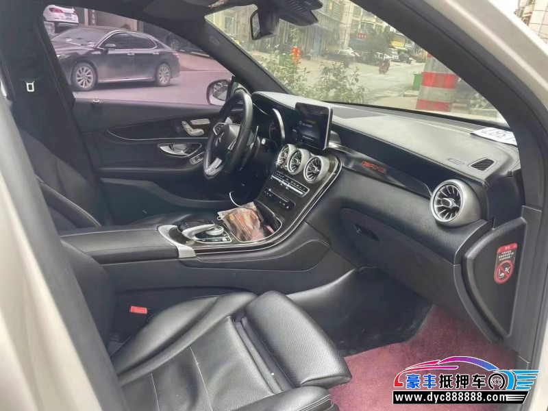 16年奔驰GLC轿车抵押车出售