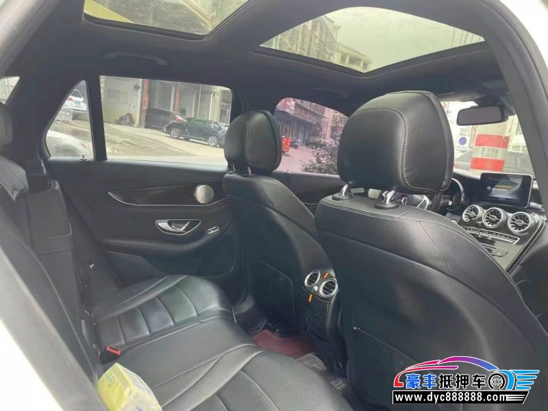 16年奔驰GLC轿车抵押车出售