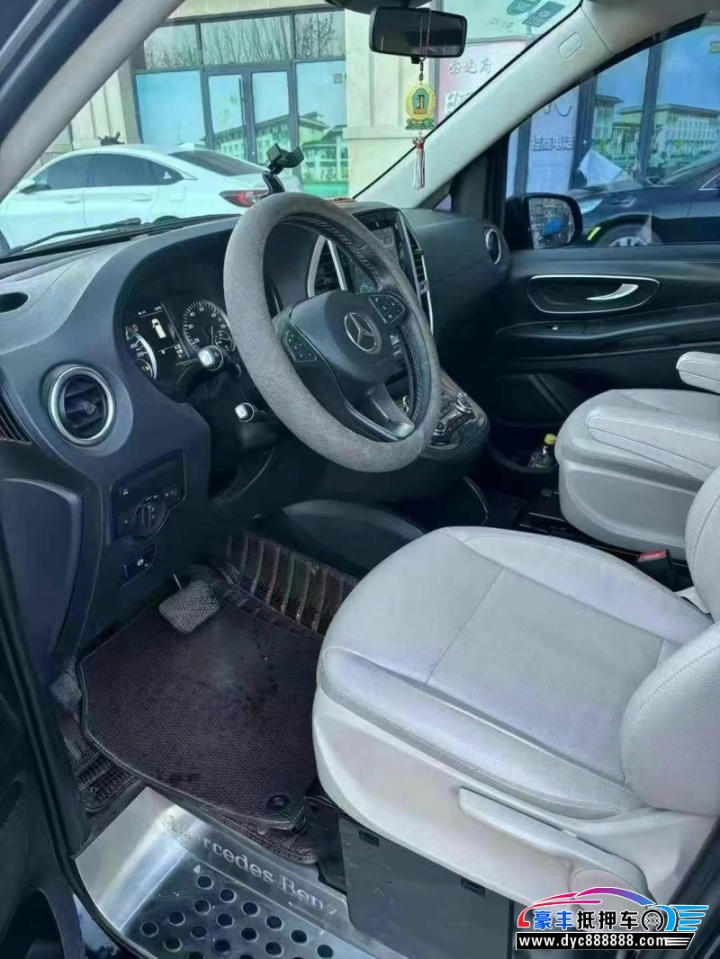 18年奔驰威霆MPV抵押车出售