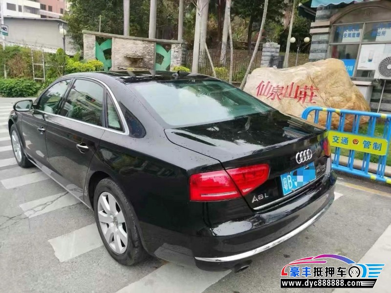 13年奥迪A8L轿车抵押车出售