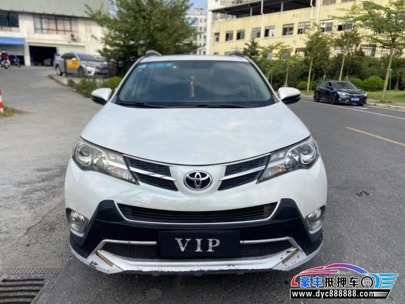 15年丰田RAV4轿车抵押车出售