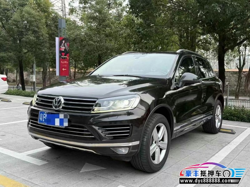 18年大众途锐轿车抵押车出售