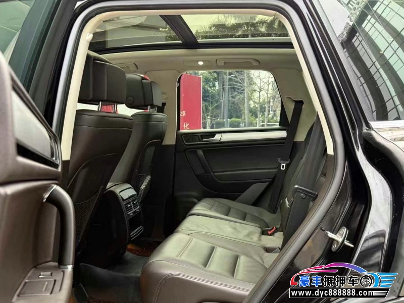 18年大众途锐轿车抵押车出售