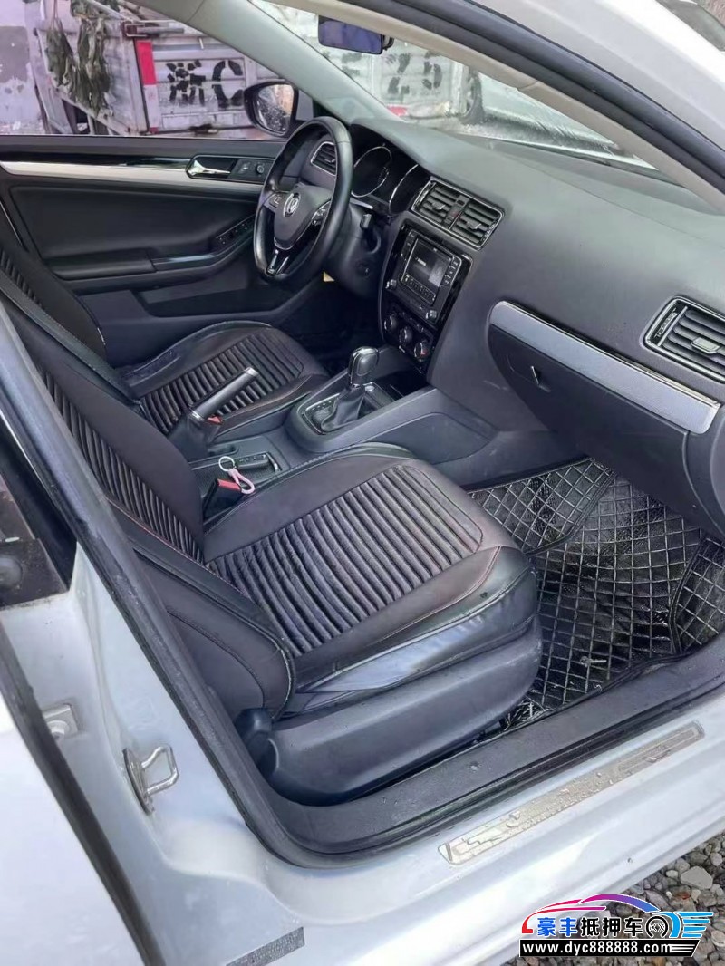 19年大众速腾轿车抵押车出售