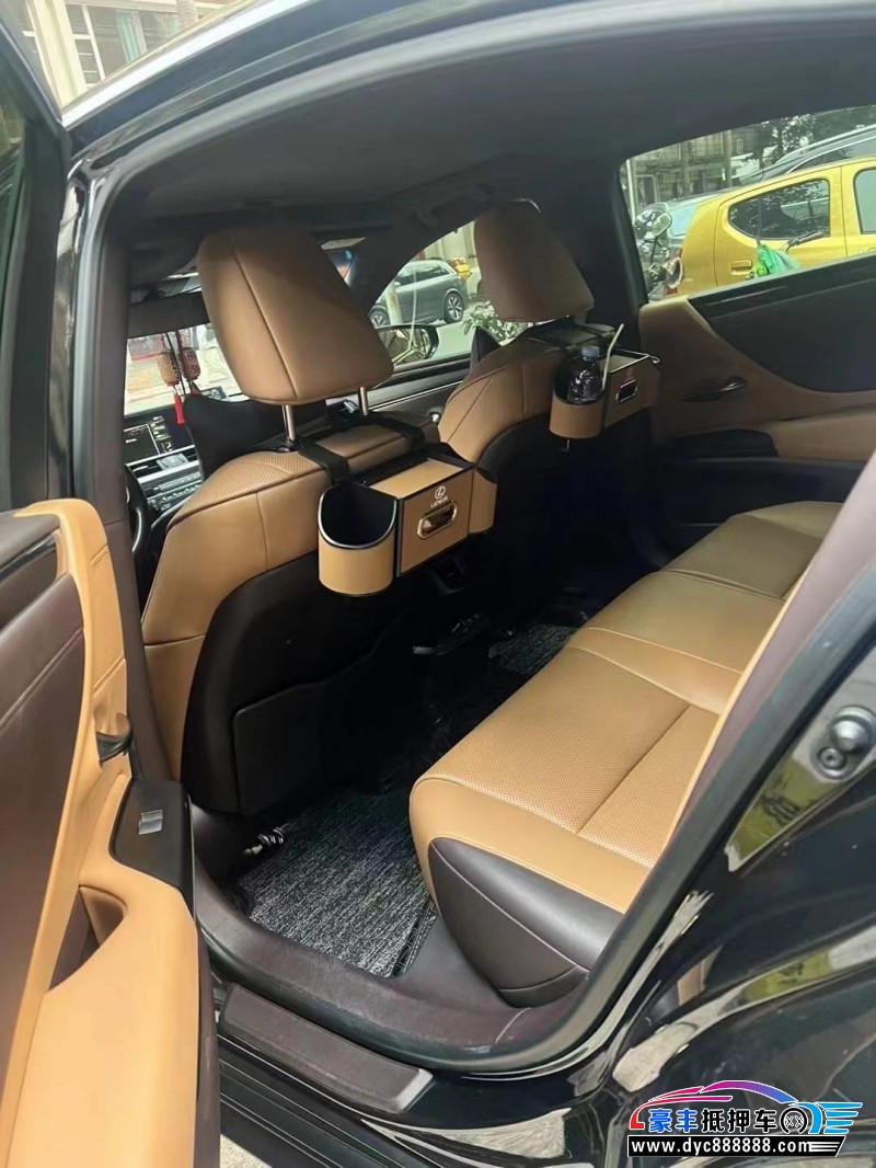 20年雷克萨斯ES轿车抵押车出售