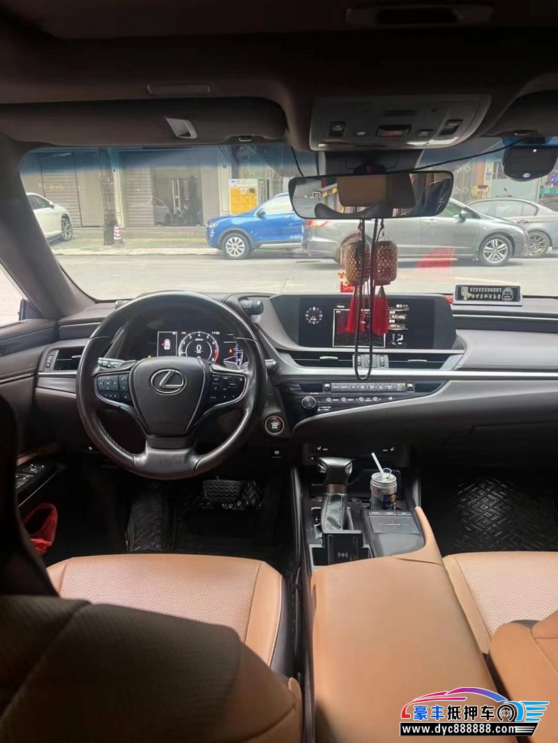 20年雷克萨斯ES轿车抵押车出售