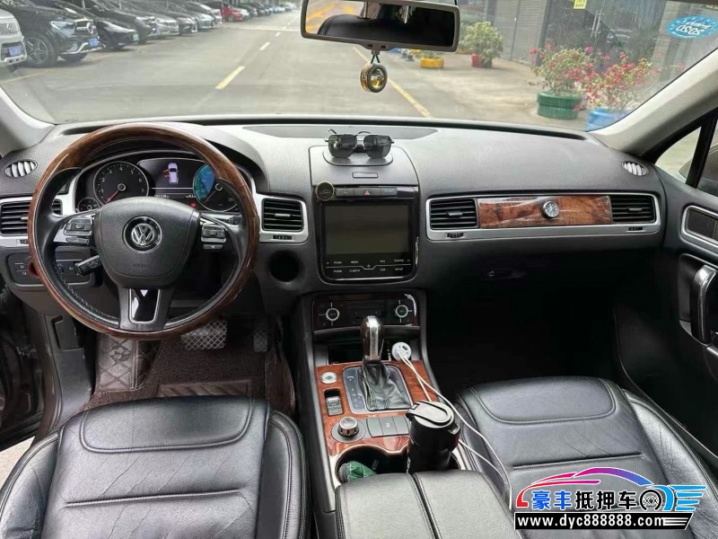 12年大众途锐轿车抵押车出售