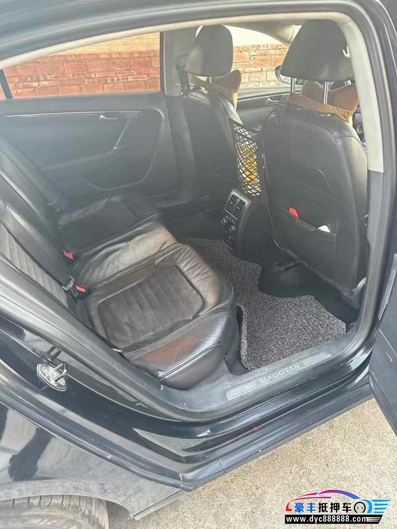 13年大众迈腾轿车抵押车出售