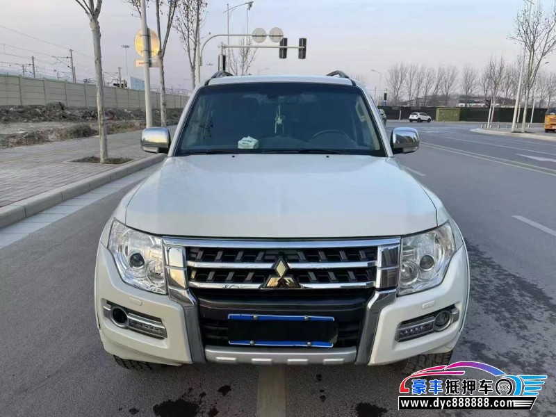 17年三菱帕杰罗轿车抵押车出售
