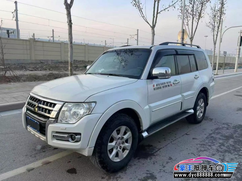 17年三菱帕杰罗轿车抵押车出售