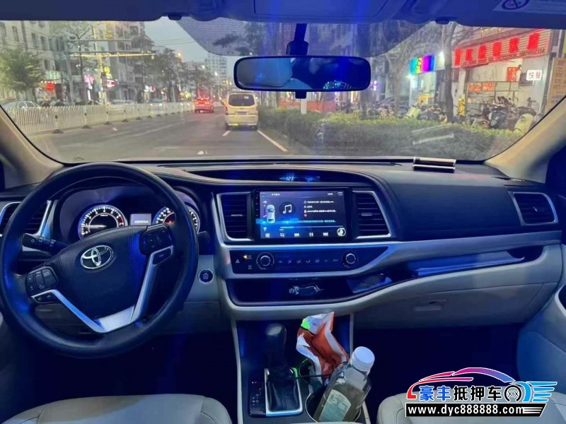 17年丰田汉兰达轿车抵押车出售