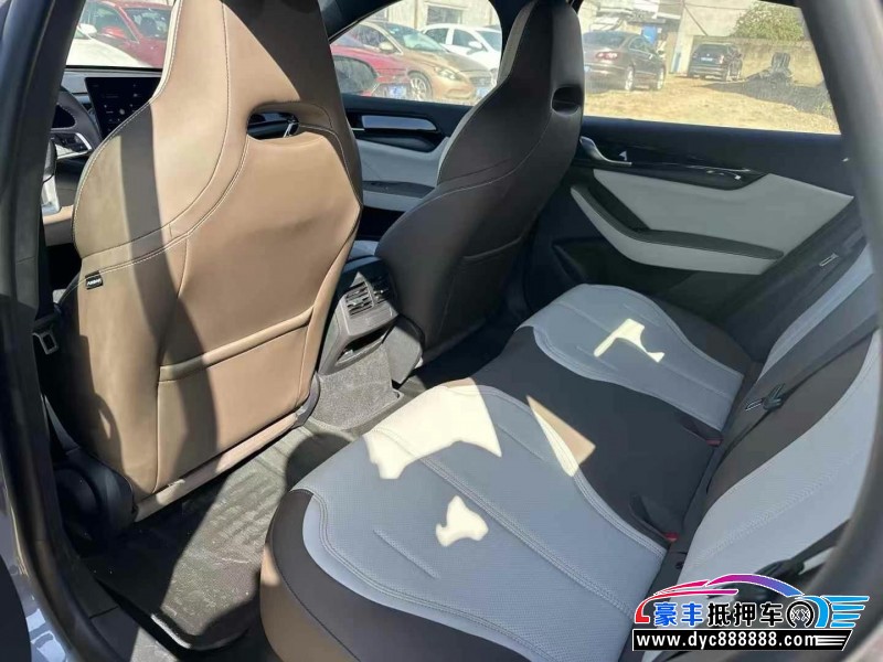 24年比亚迪秦轿车抵押车出售