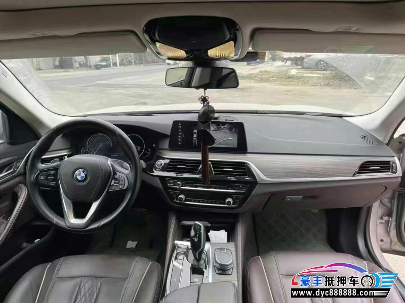 17年宝马5系轿车抵押车出售