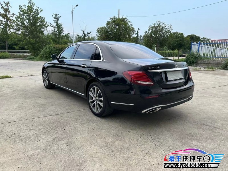 20年奔驰E轿车抵押车出售