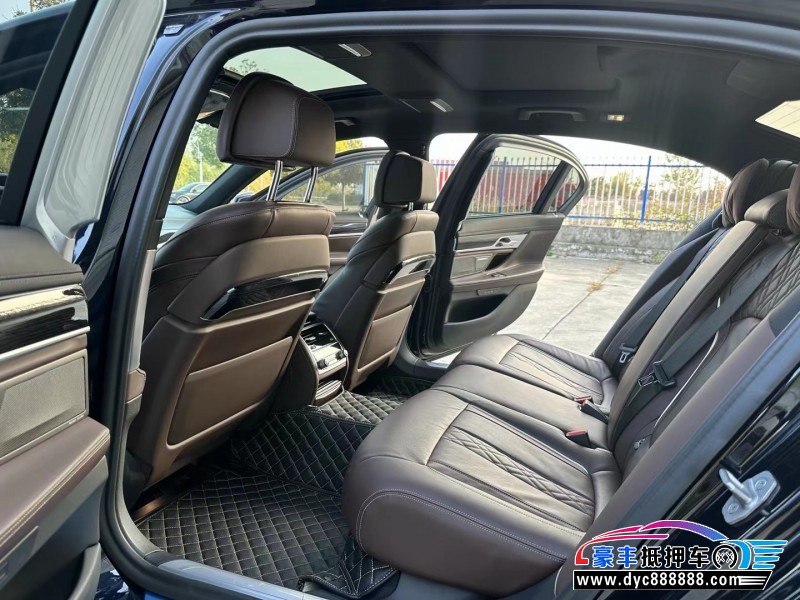 21年宝马7系轿车抵押车出售