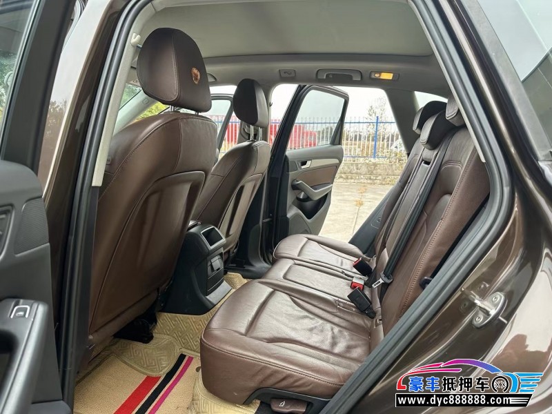 17年奥迪Q5轿车抵押车出售