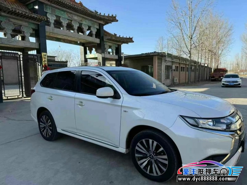 22年三菱欧蓝德轿车抵押车出售