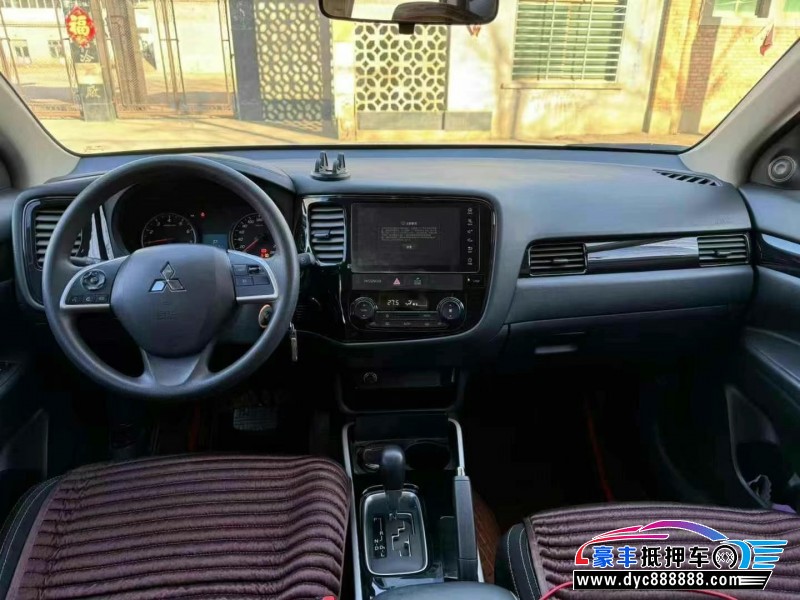 22年三菱欧蓝德轿车抵押车出售