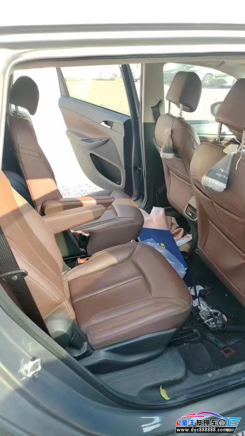 18年别克别克GL6轿车抵押车出售