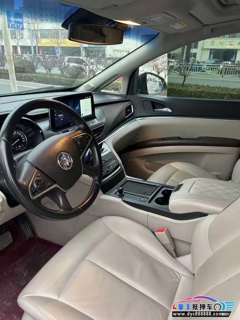 20年别克GL8轿车抵押车出售