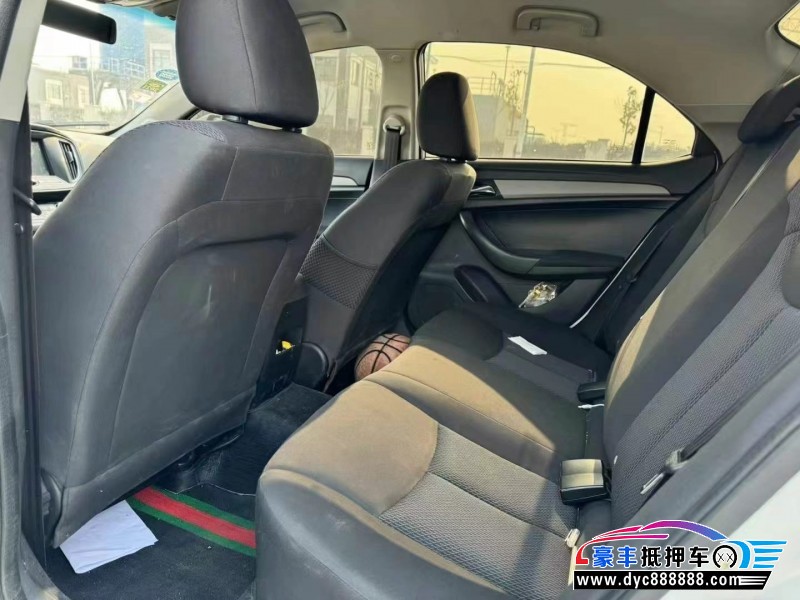 17年荣威360轿车抵押车出售