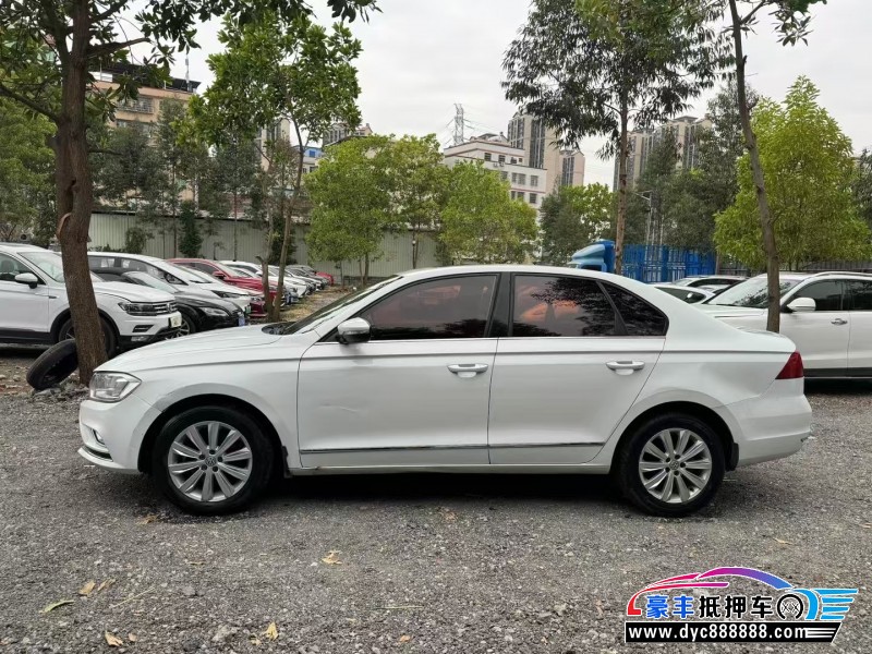 18年大众宝来轿车抵押车出售