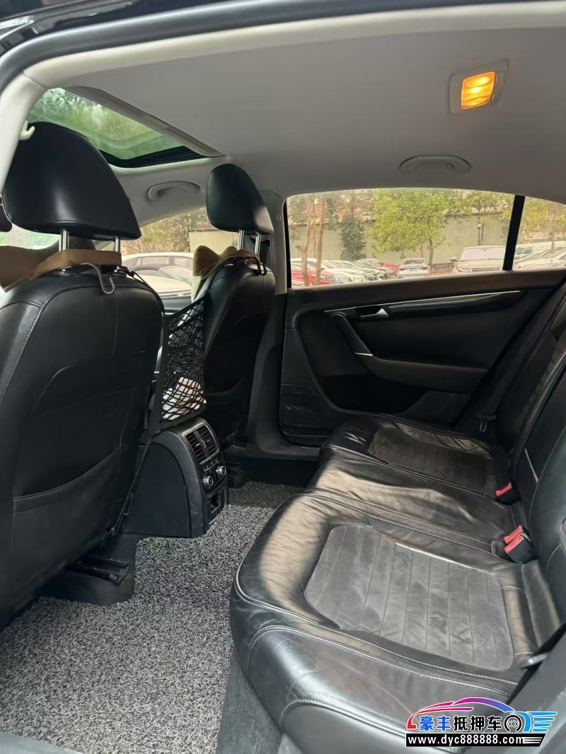 13年大众迈腾轿车抵押车出售