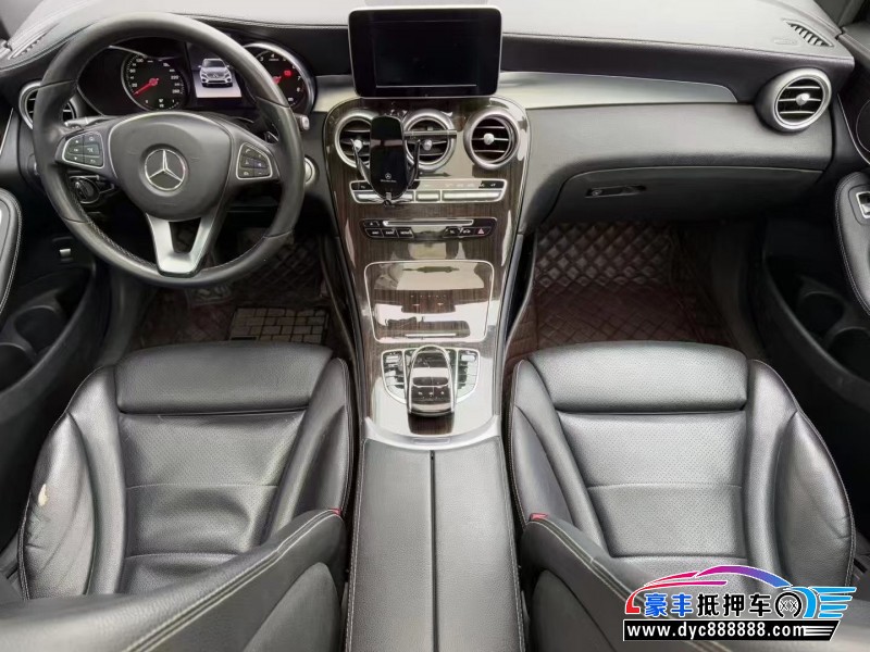 18年奔驰GLC轿车抵押车出售