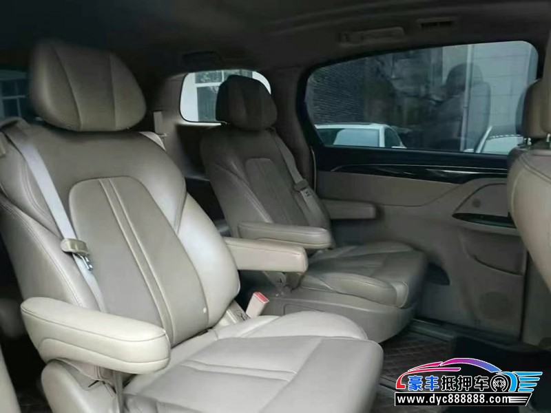 18年别克GL8轿车抵押车出售