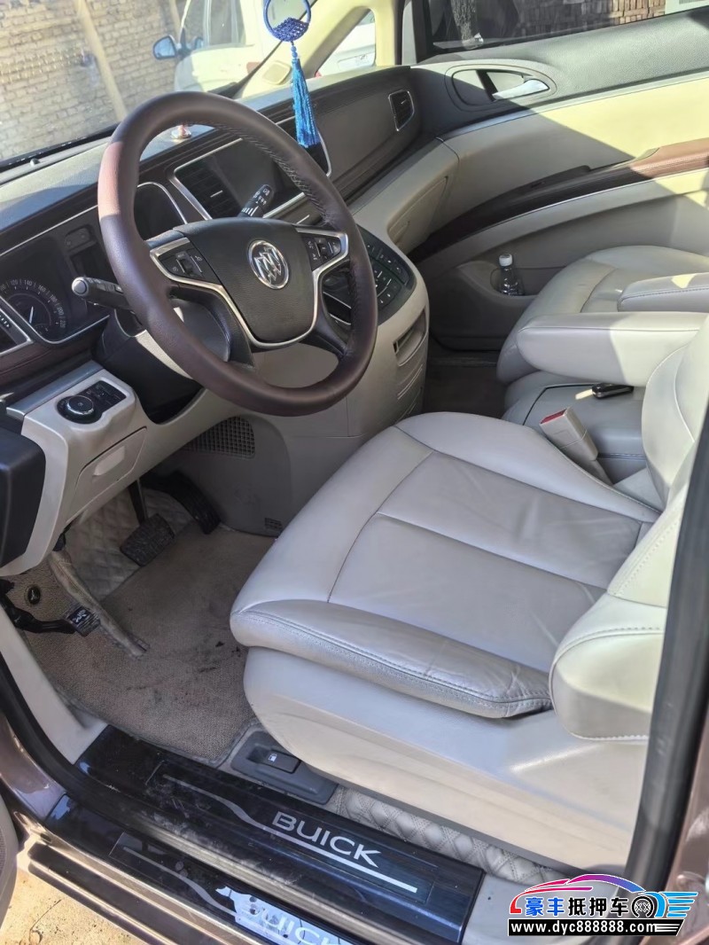 20年别克GL8轿车抵押车出售