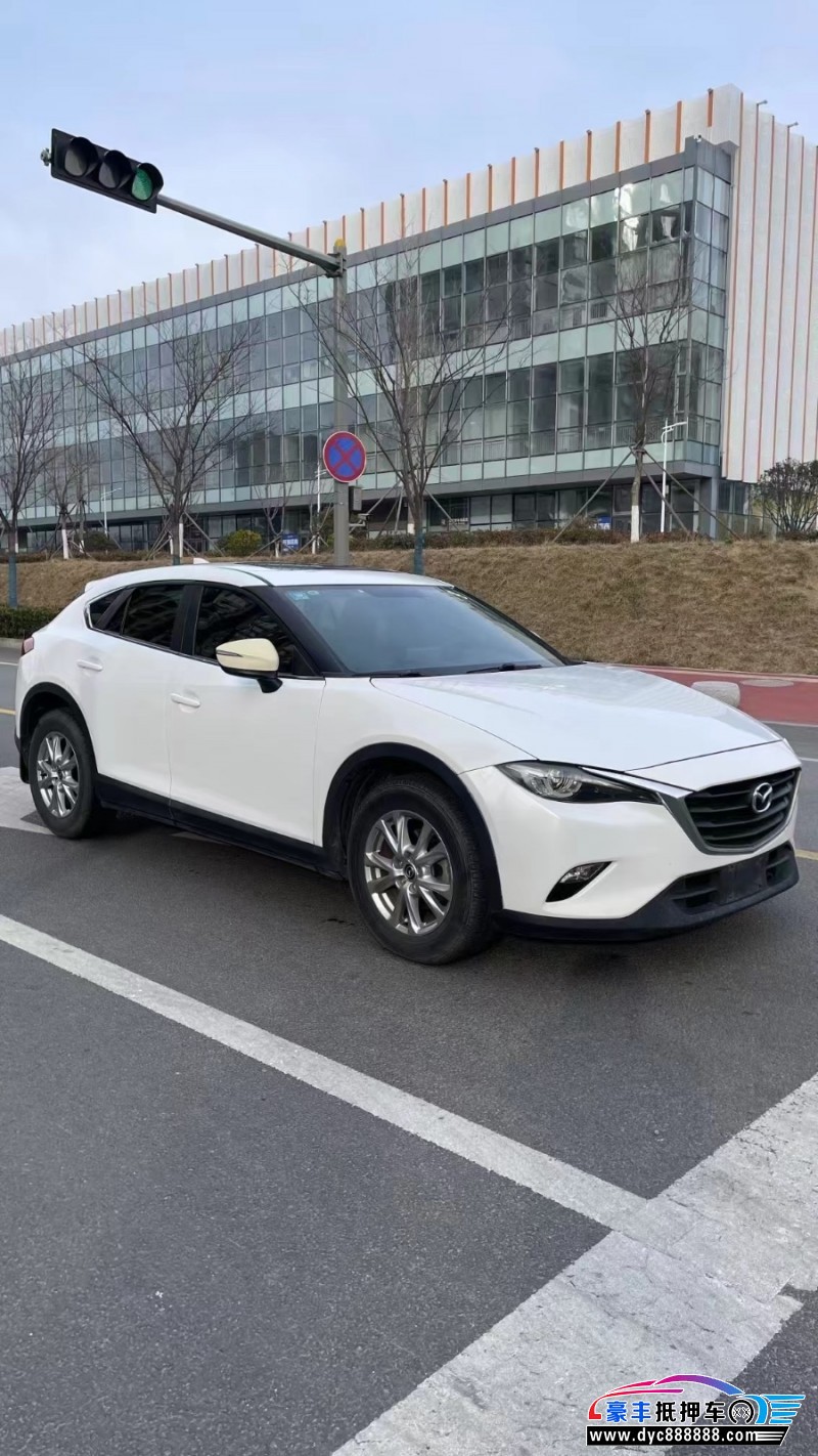 17年马自达CX-4轿车抵押车出售